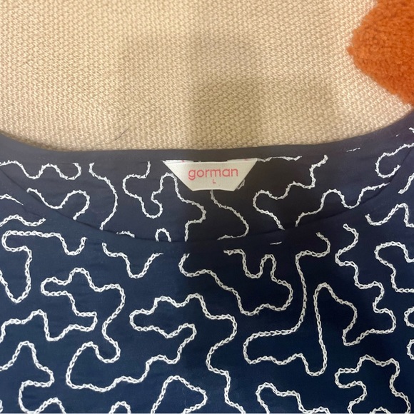 Gorman summer top. Linen/Cotton blend. Flattering shape. Barely worn. - Picture 4 of 4